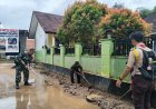 Babinsa Koramil 0602-13/Padarincang Kodim 0602/Serang Gelar Karya Bakti Pasca Banjir di Kampung Sukamaju