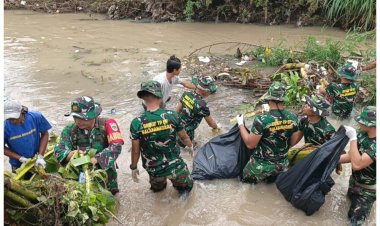Koramil 0602-06/Kramatwatu Kodim 0602/Serang bersama Brigif 87/Salakanagara dan Polsek serta Instansi Terkait Bersihkan Sungai Cegah Banjir   ‎